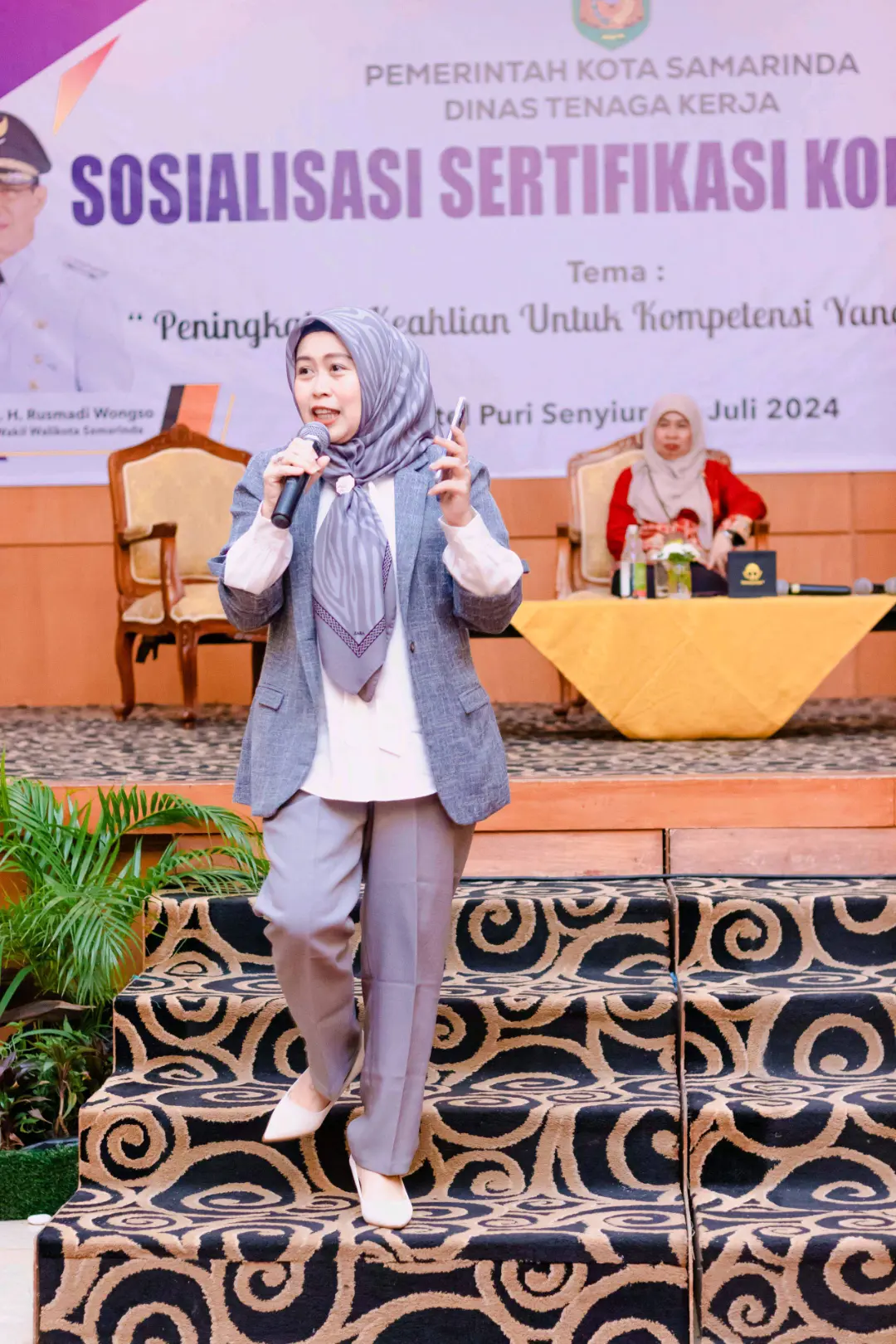 68aeb1f410164f7954d6bb35c2367b55 8